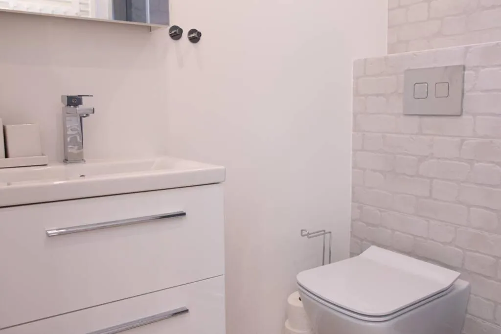 Bathroom - detail